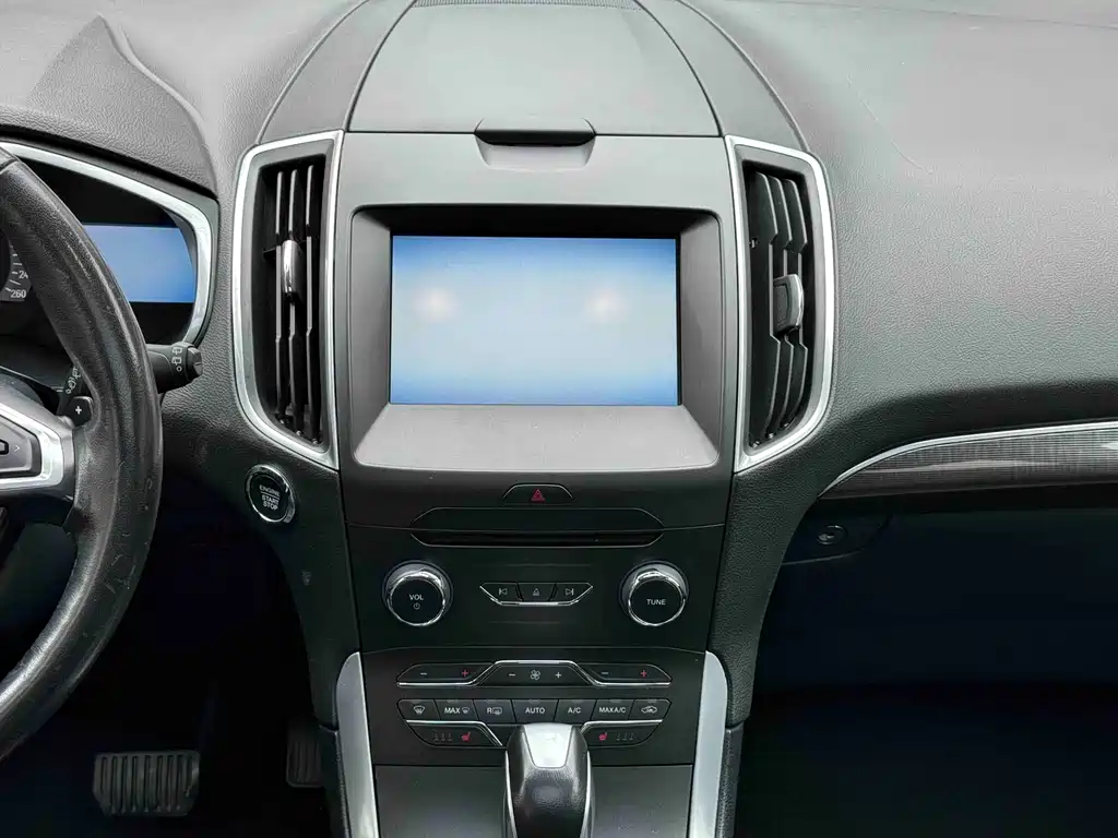 Ford Edge 2016 — фото 16