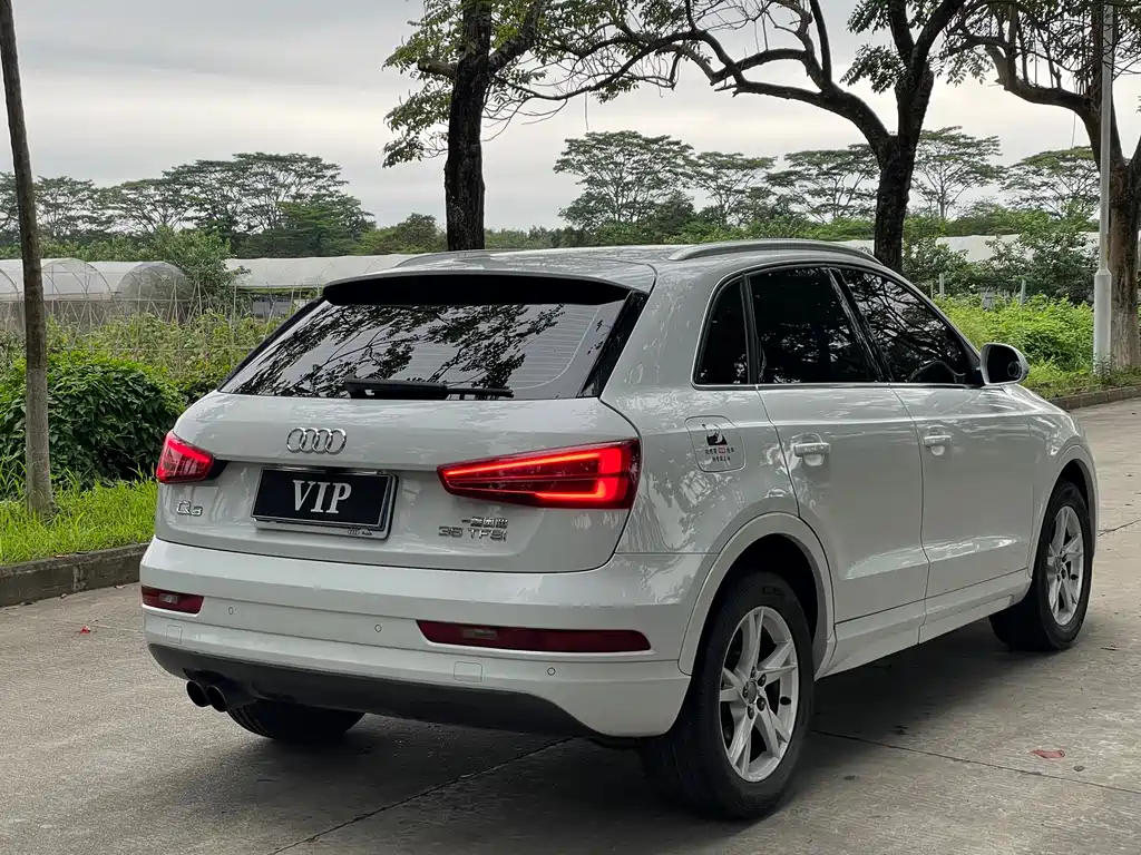 Audi Q3 2017 — фото 25