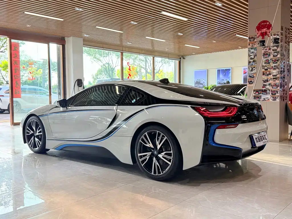 BMW i8 2016 — фото 4