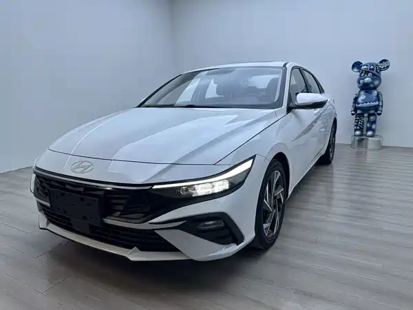 Hyundai Elantra 2023