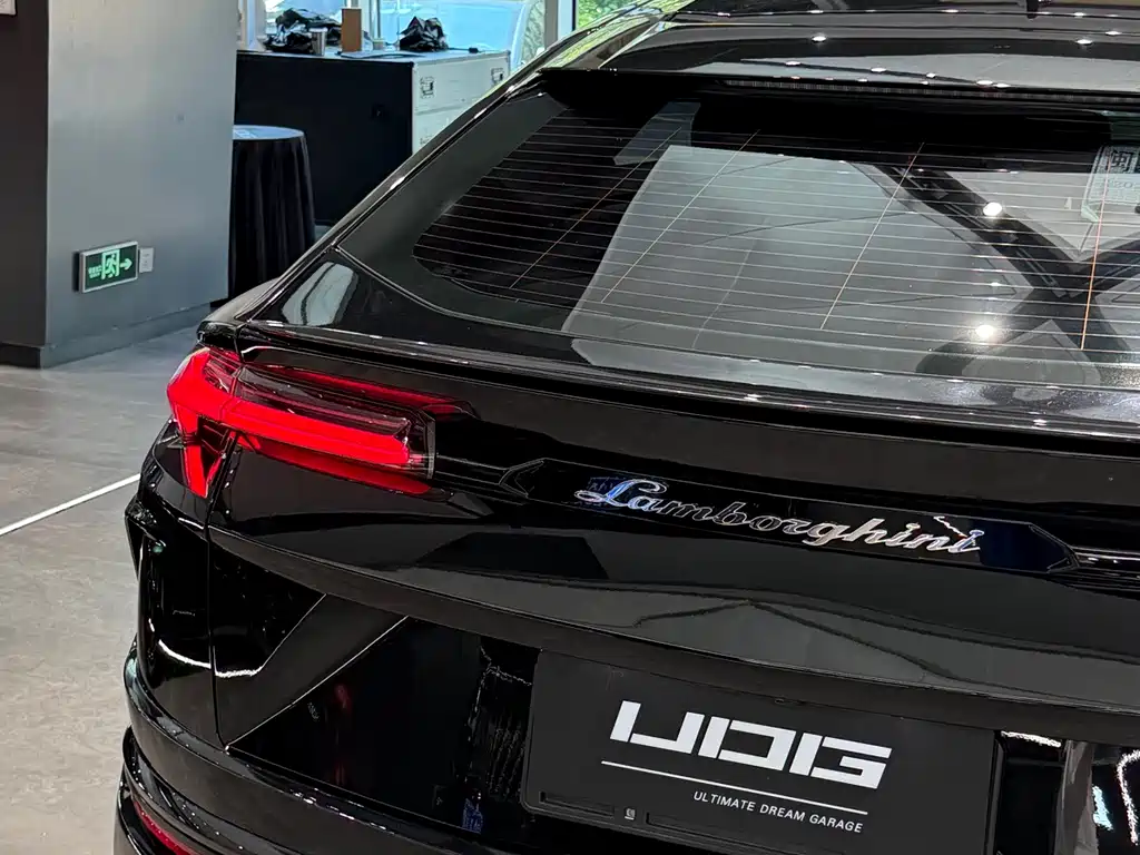 Lamborghini Urus 2022 — фото 10