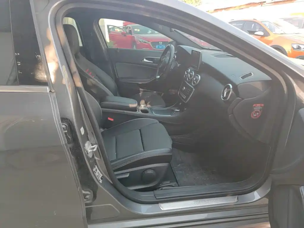 Mercedes-Benz A-Class 2018 — фото 25