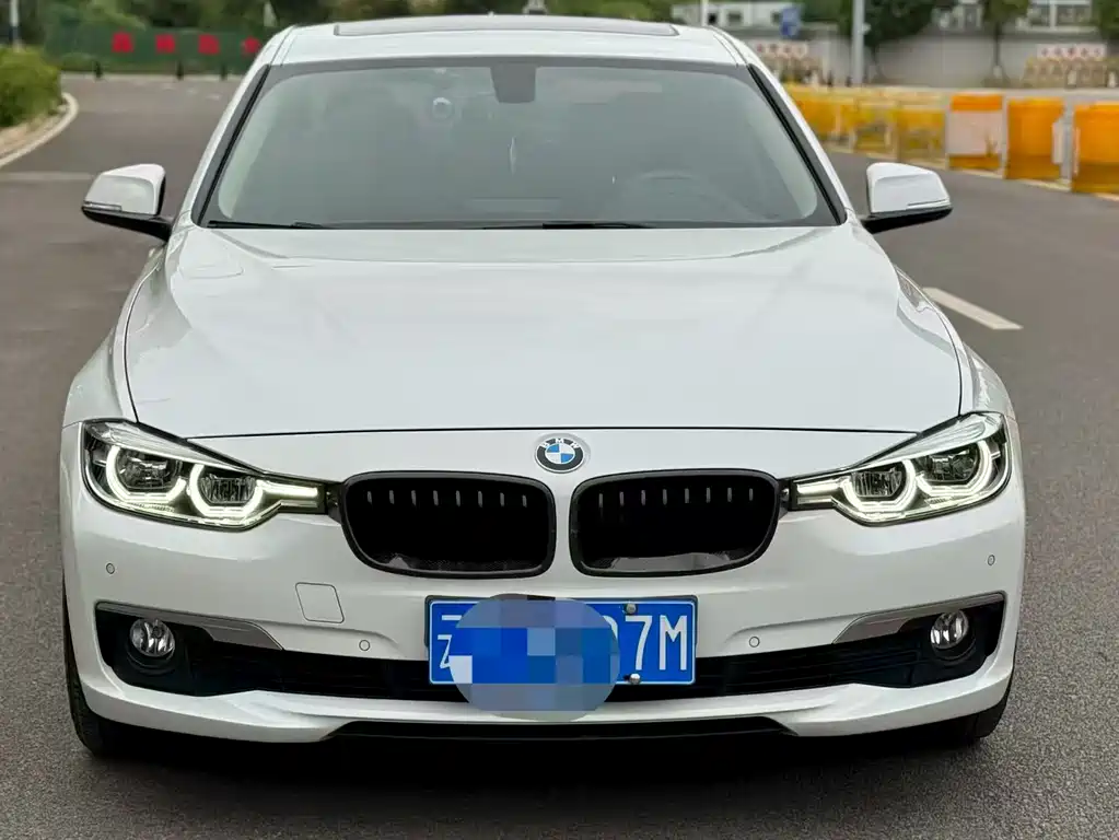 BMW 3 Series 2018 — фото 2