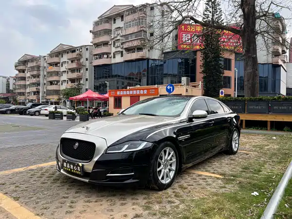 Jaguar XJ 2012