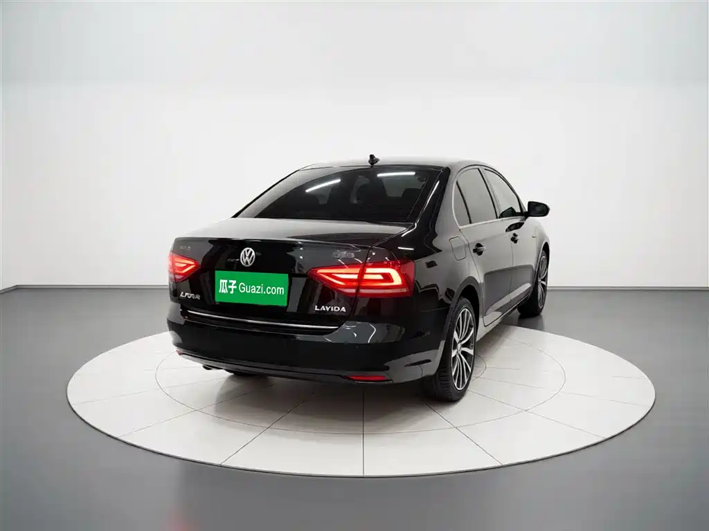 Volkswagen Lavida 2017 — фото 6