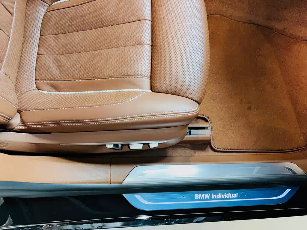 BMW 7 Series 2017 — фото 17