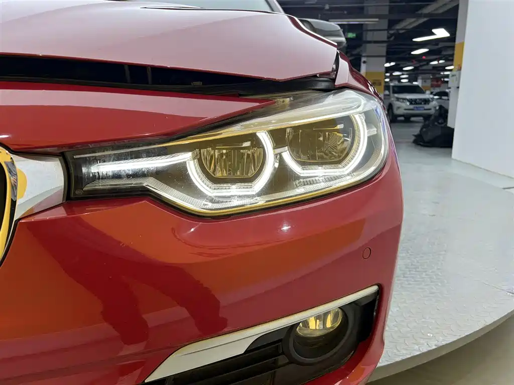 BMW 3 Series 2018 — фото 8