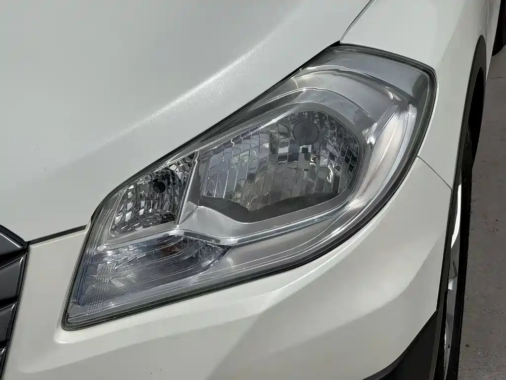 Suzuki S-Cross 2015 — фото 15