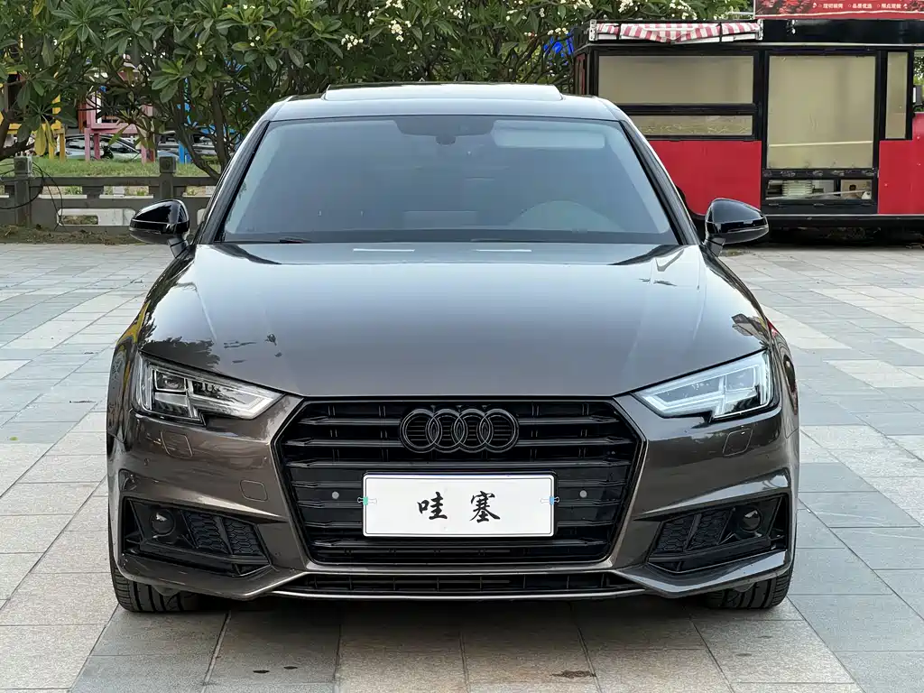 Audi A4L 2018