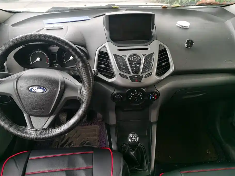 Ford Ecosport 2015 — фото 12