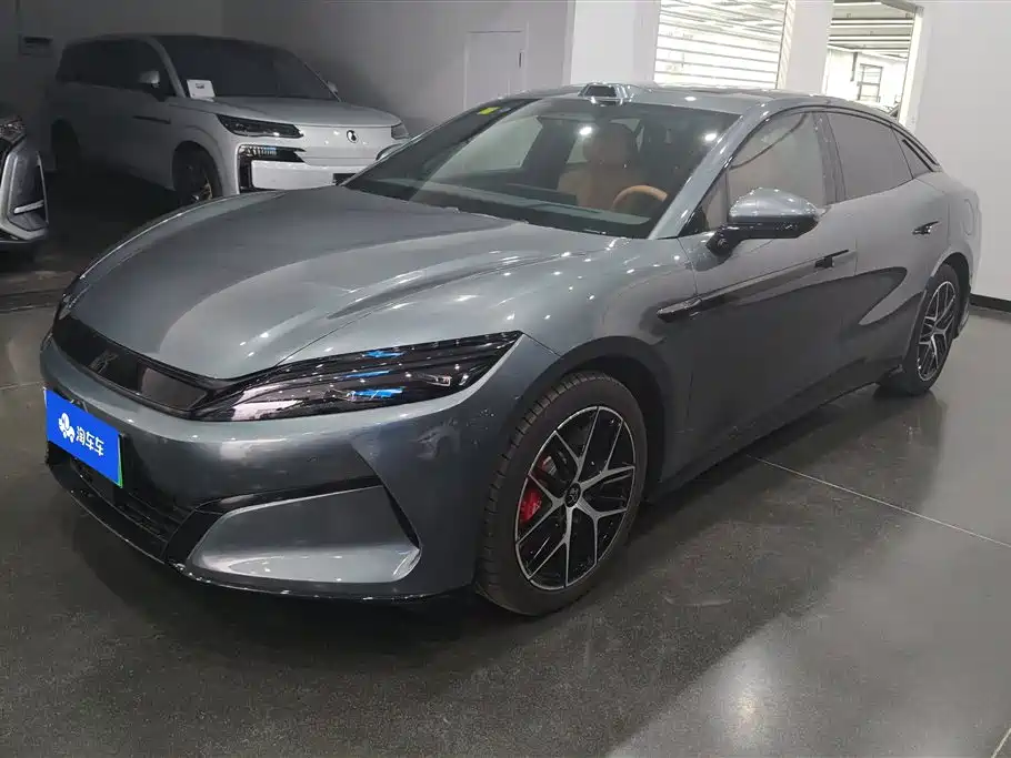 BYD Han L 2025