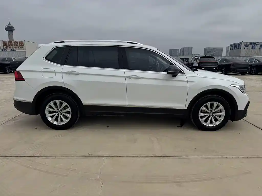 Volkswagen Tiguan L 2024
