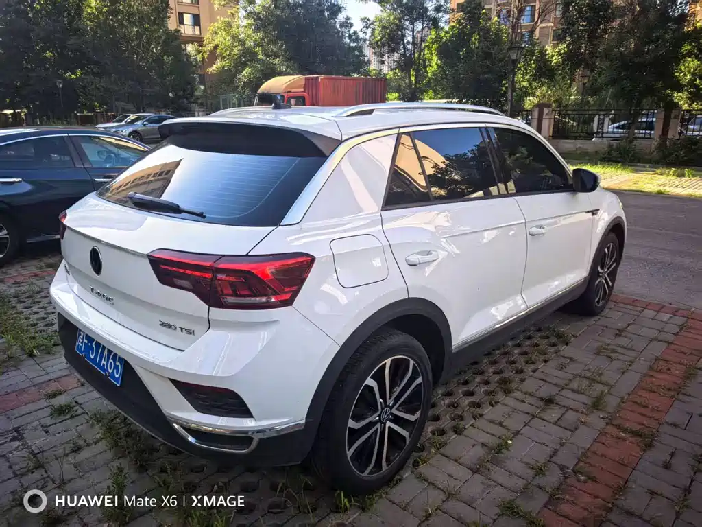 Volkswagen T-Roc 2023 — фото 10