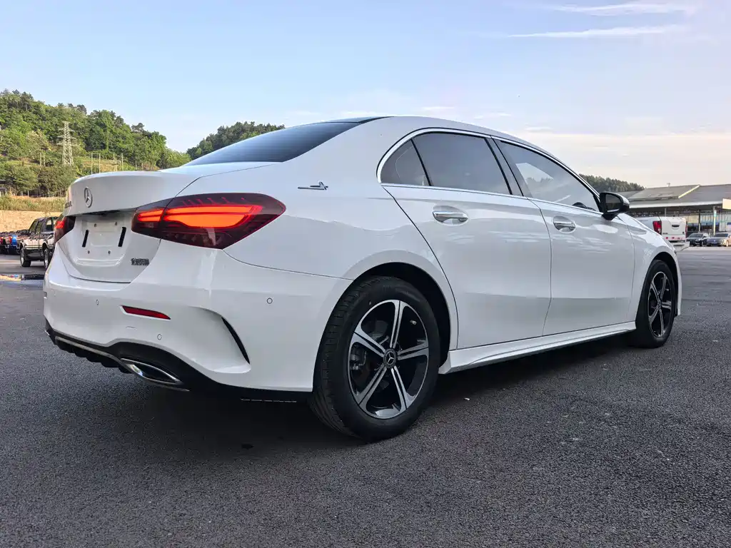 Mercedes-Benz A-Class 2024 — фото 11