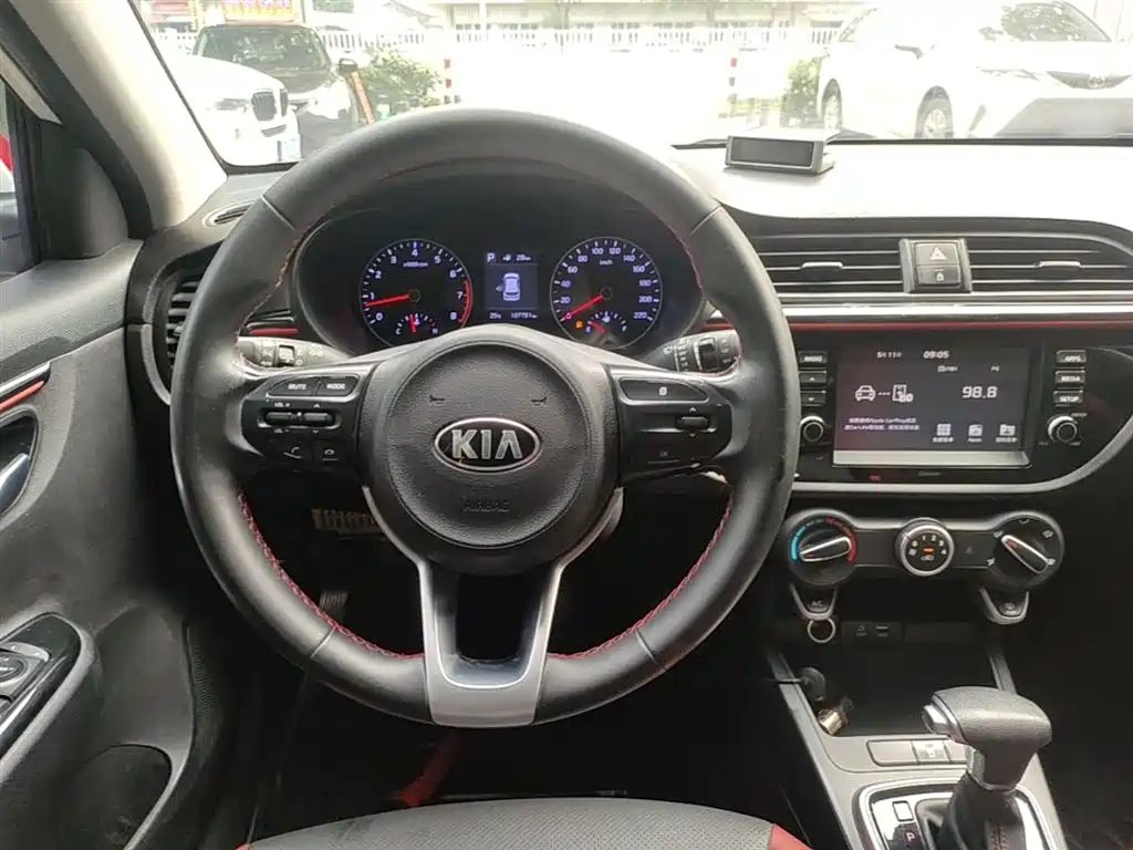 Kia KX Cross 2018 — фото 11