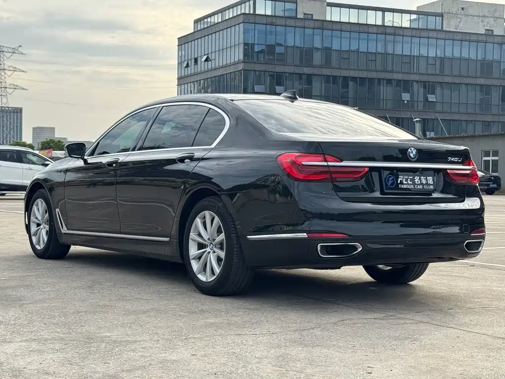 BMW 7 Series 2017 — фото 5
