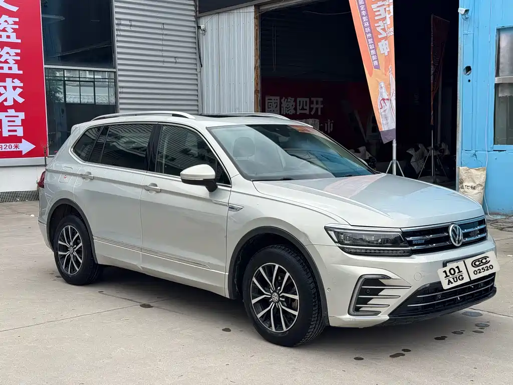 Volkswagen Tiguan L Plug-In Hybrid 2019 — фото 3