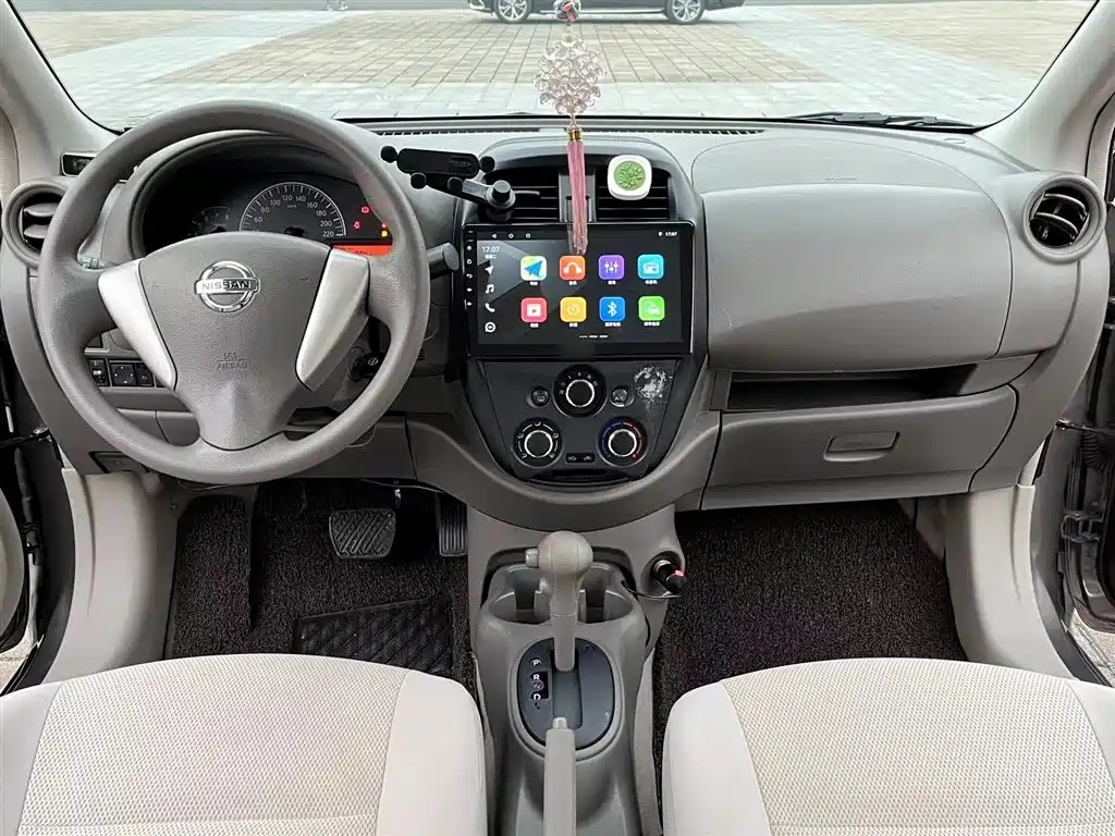 Nissan Sunny 2015 — фото 5