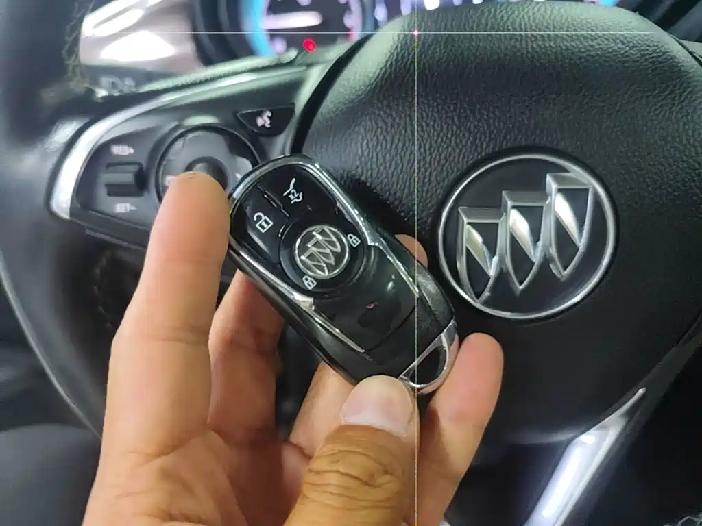 Buick Envision Plus 2017 — фото 9