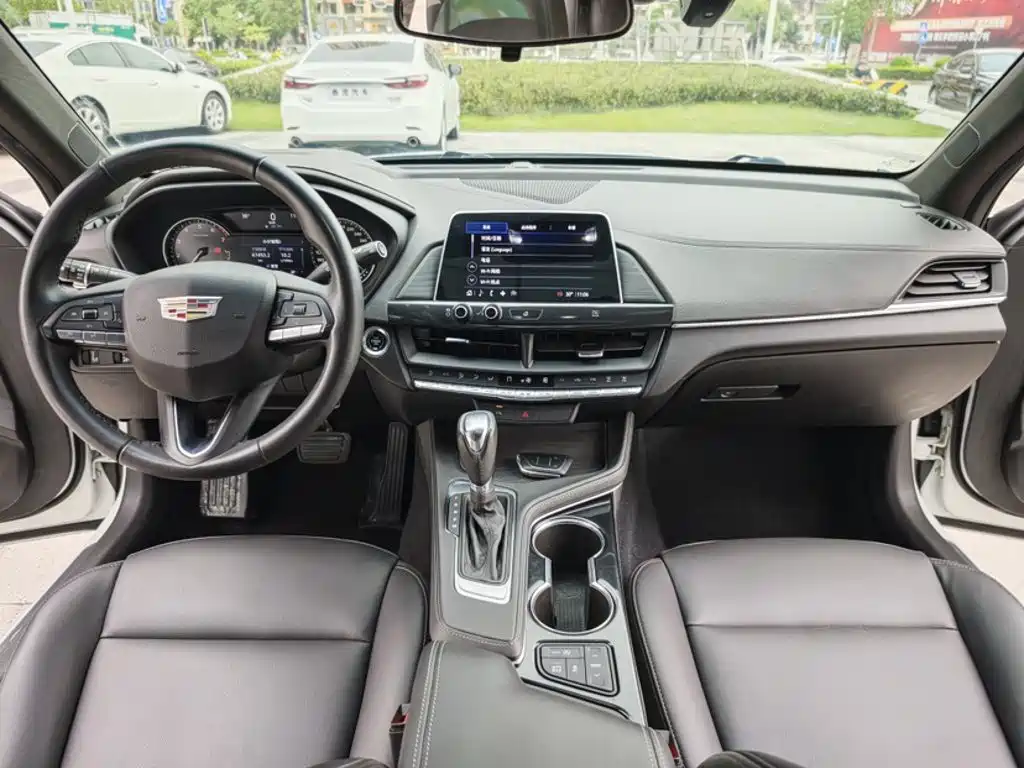 Cadillac CT4 2021 — фото 18