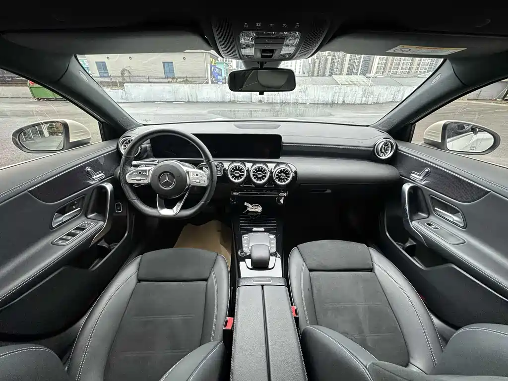 Mercedes-Benz A-Class 2024 — фото 5