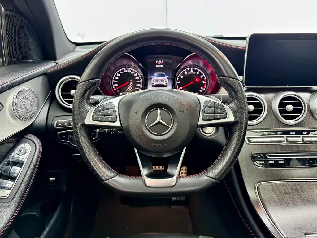 Mercedes-Benz GLC AMG 2018 — фото 17