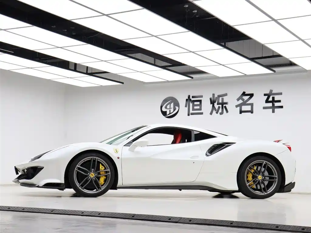 Ferrari 488 2017 — фото 27