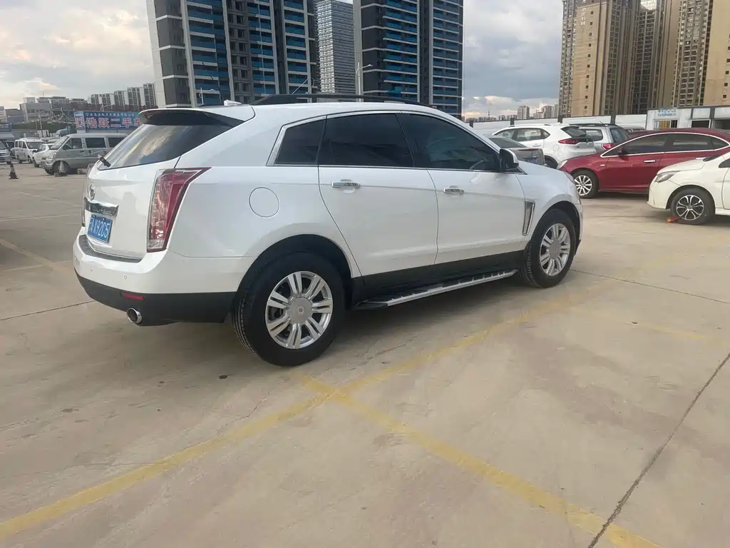 Cadillac SRX 2015 — фото 4