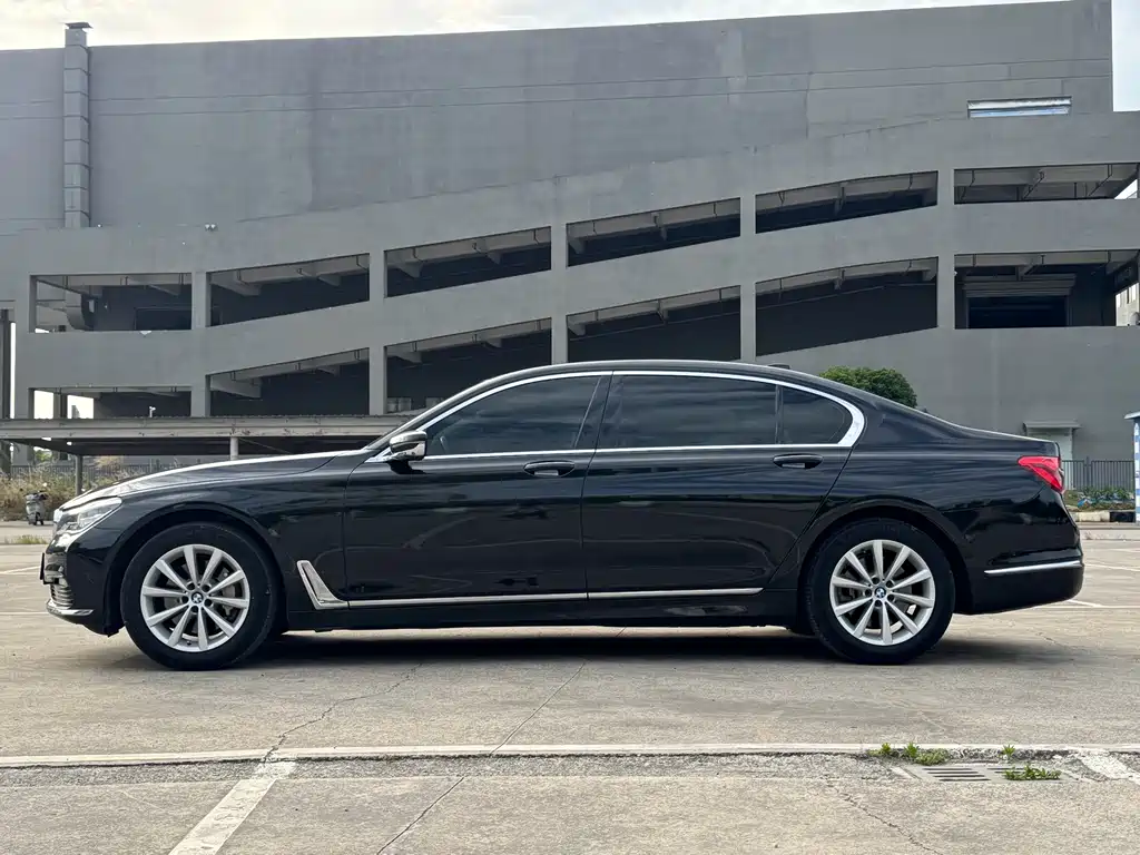 BMW 7 Series 2017 — фото 4