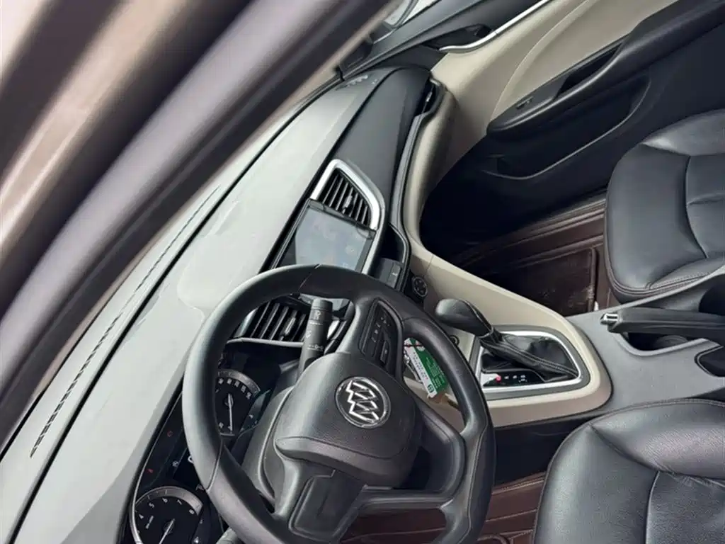 Buick Excelle 2015 — фото 13