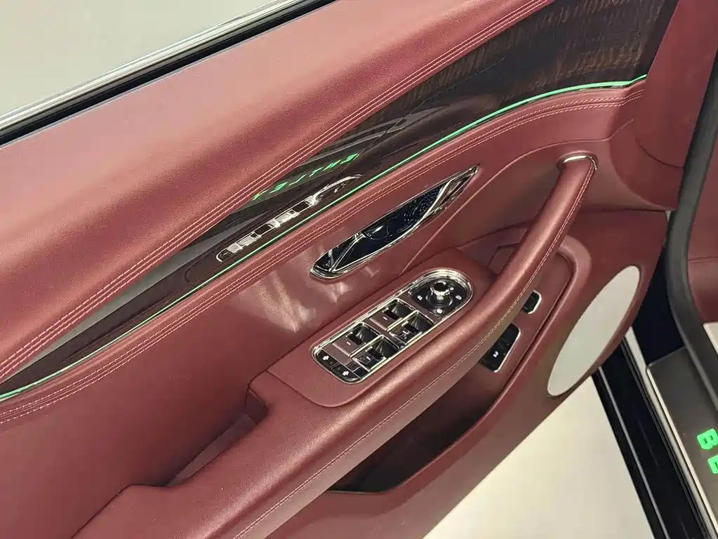 Bentley Flying Spur 2022 — фото 10