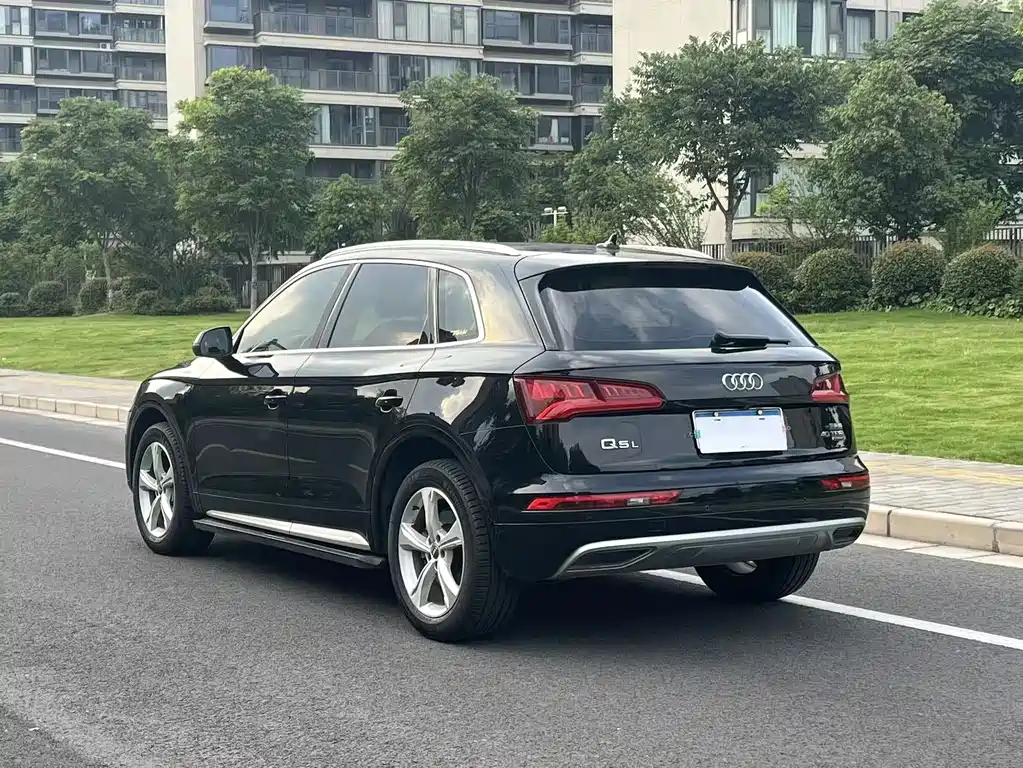Audi Q5L 2019 — фото 5