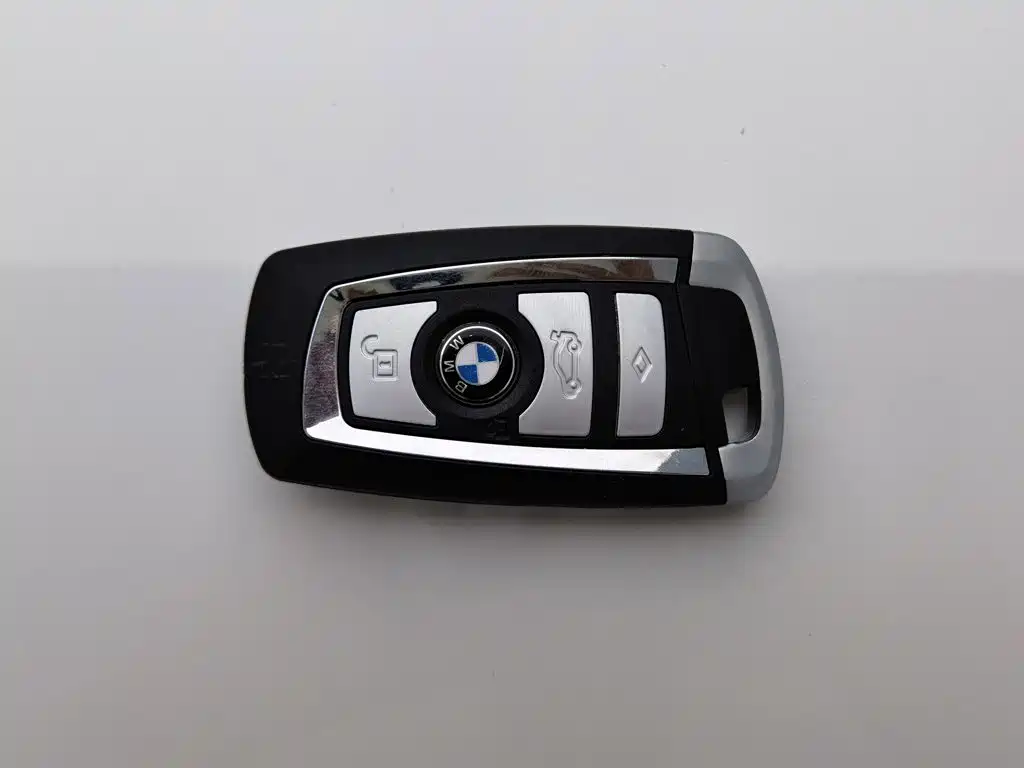 BMW 3 Series 2018 — фото 19