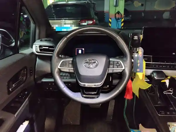 Toyota Granvia 2022