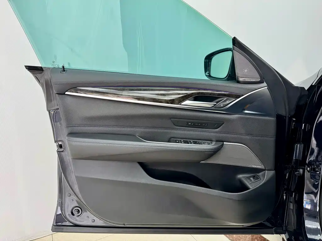 BMW 6 Series GT 2018 — фото 8