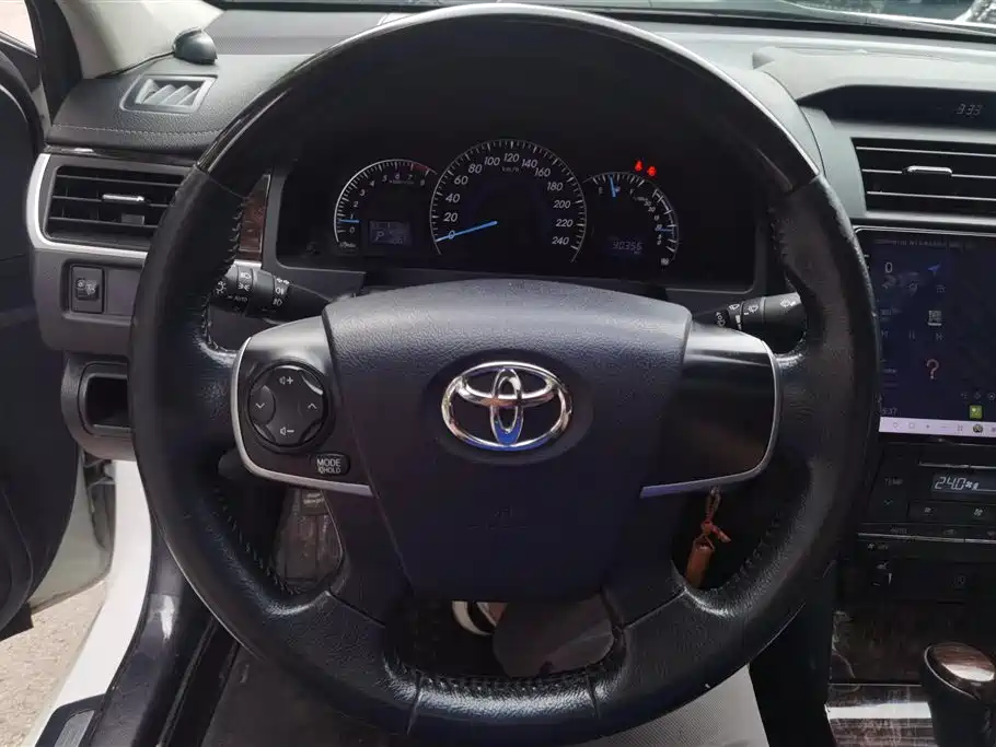 Toyota Camry 2017 — фото 15