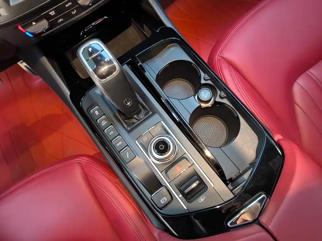 Maserati Levante 2021 — фото 12