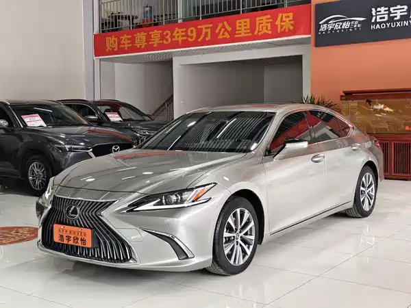 Lexus ES 2018