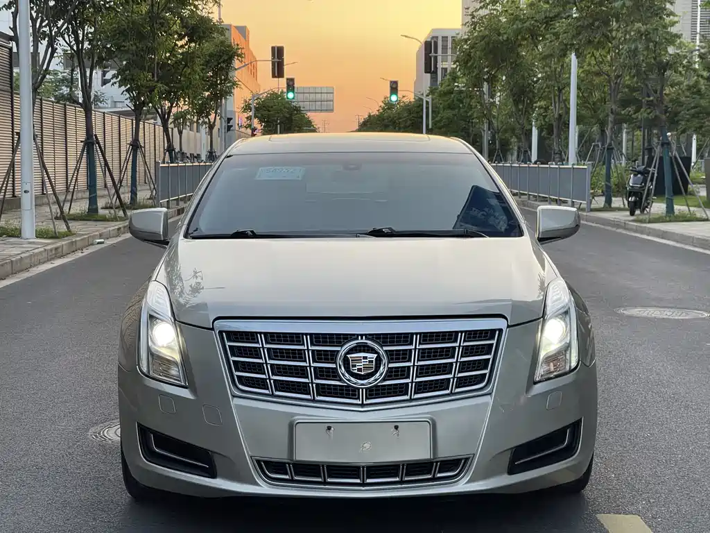 Cadillac XTS 2014 — фото 2