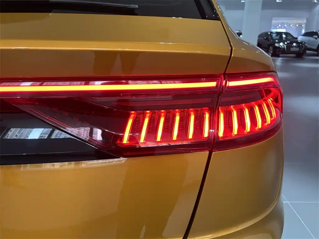 Audi Q8 2019 — фото 17