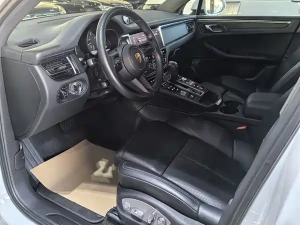 Porsche Macan 2024