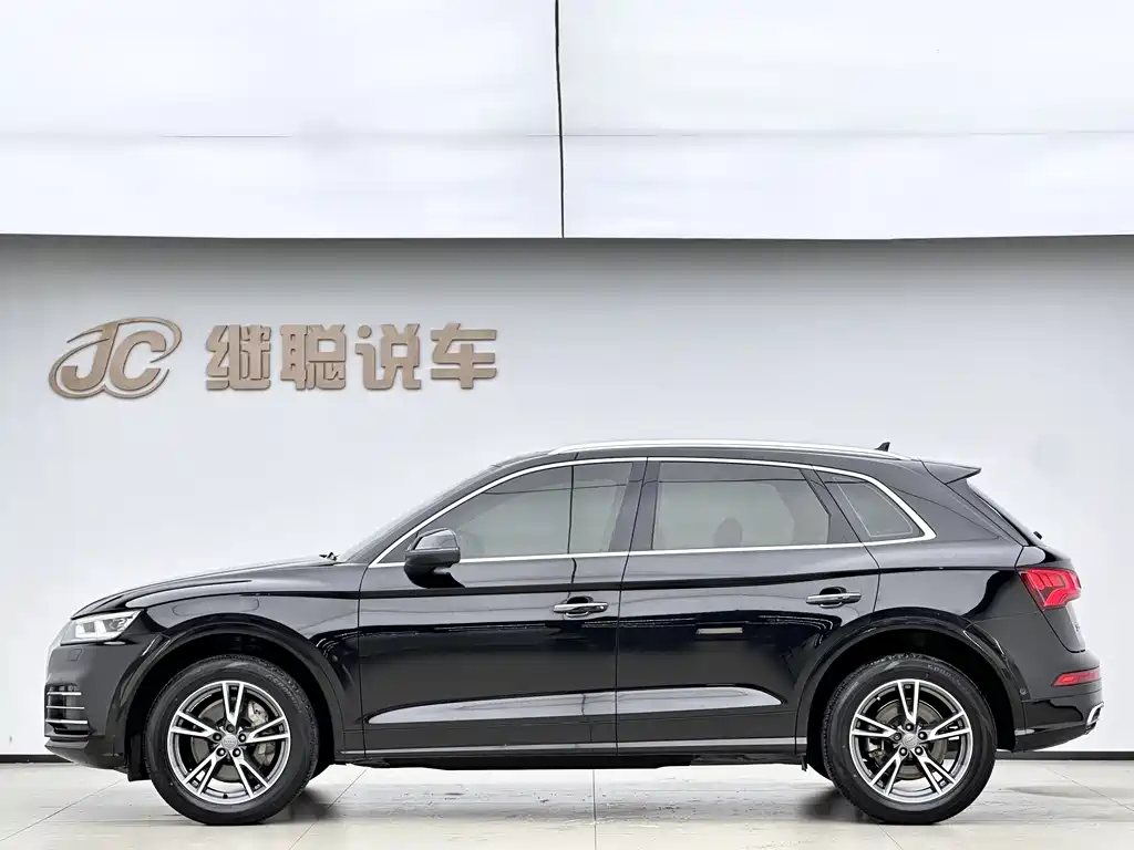 Audi Q5L 2019 — фото 11