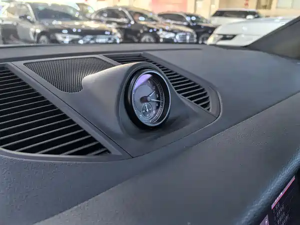 Porsche Macan 2024