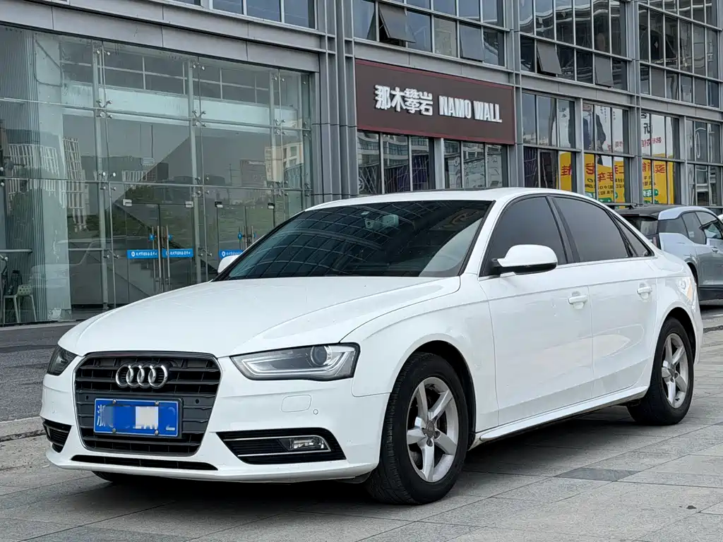 Audi A4L 2016