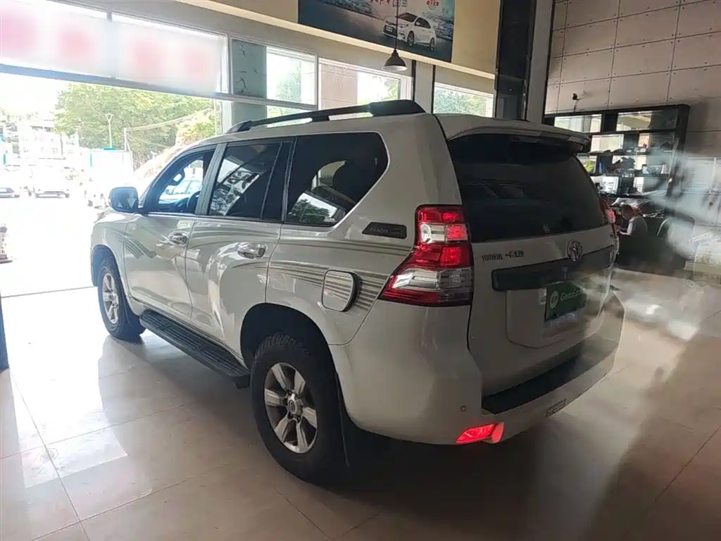 Toyota Prado 2015 — фото 5