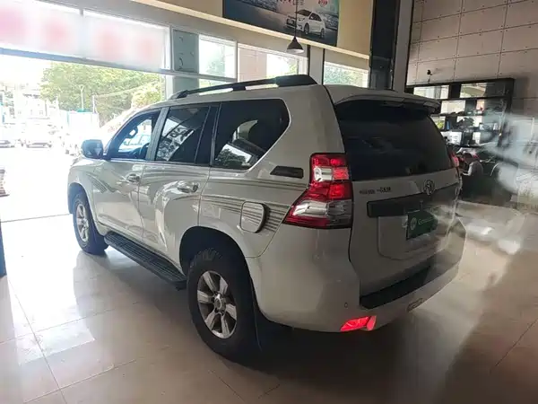 Toyota Prado 2016