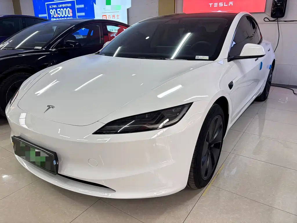 Tesla Model 3 2025 — фото 1