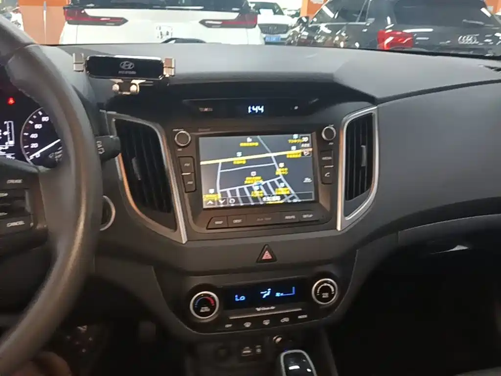 Hyundai ix25 2016 — фото 13