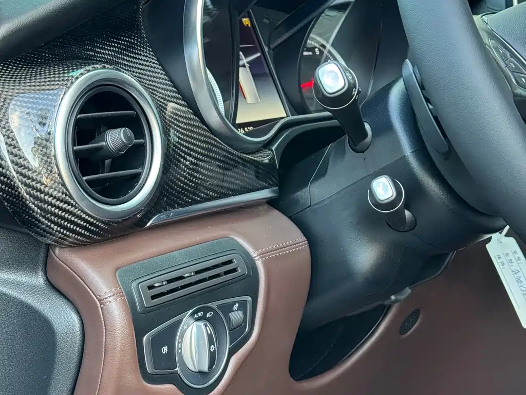 Mercedes-Benz V-Class 2018 — фото 19