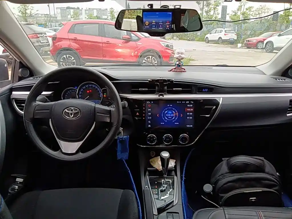 Toyota Corolla 2018 — фото 6